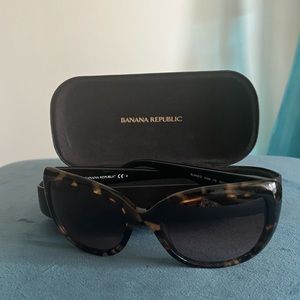 BANANA REPUBLIC Blake Dark Havana Cat Eye Sunglasses